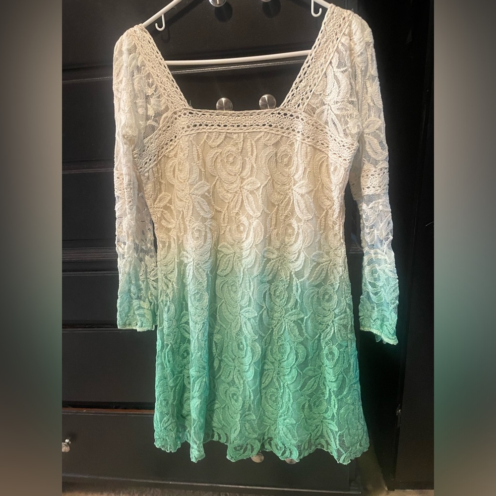Off  white  lace ombre  mini  deess